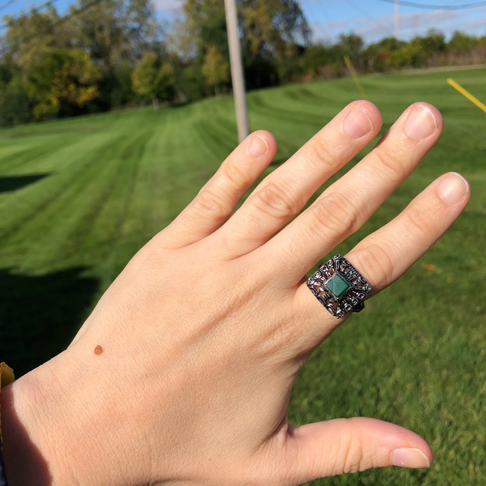 NWOT Jaguar Ring In Chrysoprase